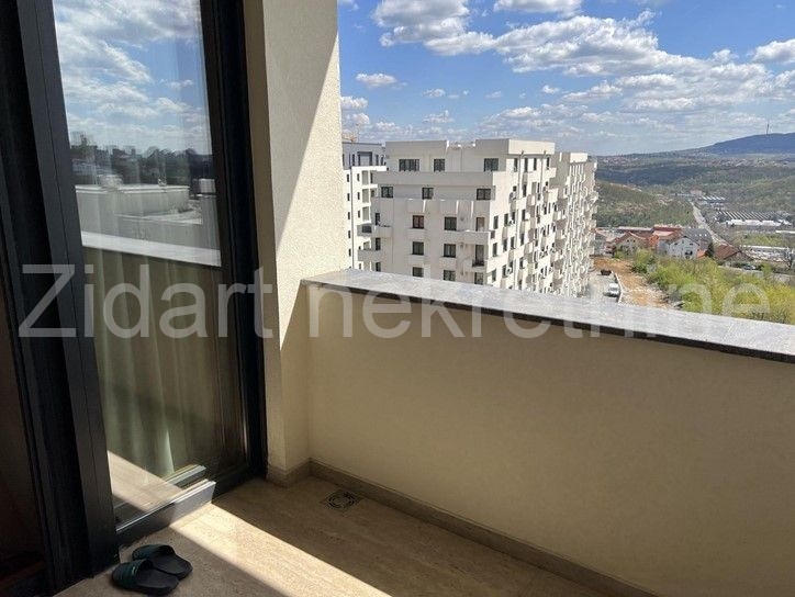 Lux penthaus sa bazenom na krovnoj terasi, zelenilom i 2 garažna mesta 10