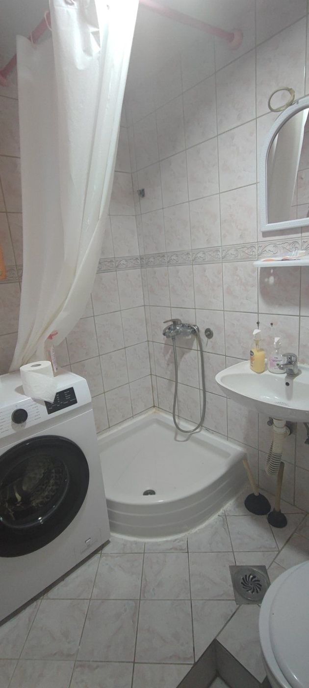 Retko u ponudi   odličan jednosoban stan   062 792 583 4