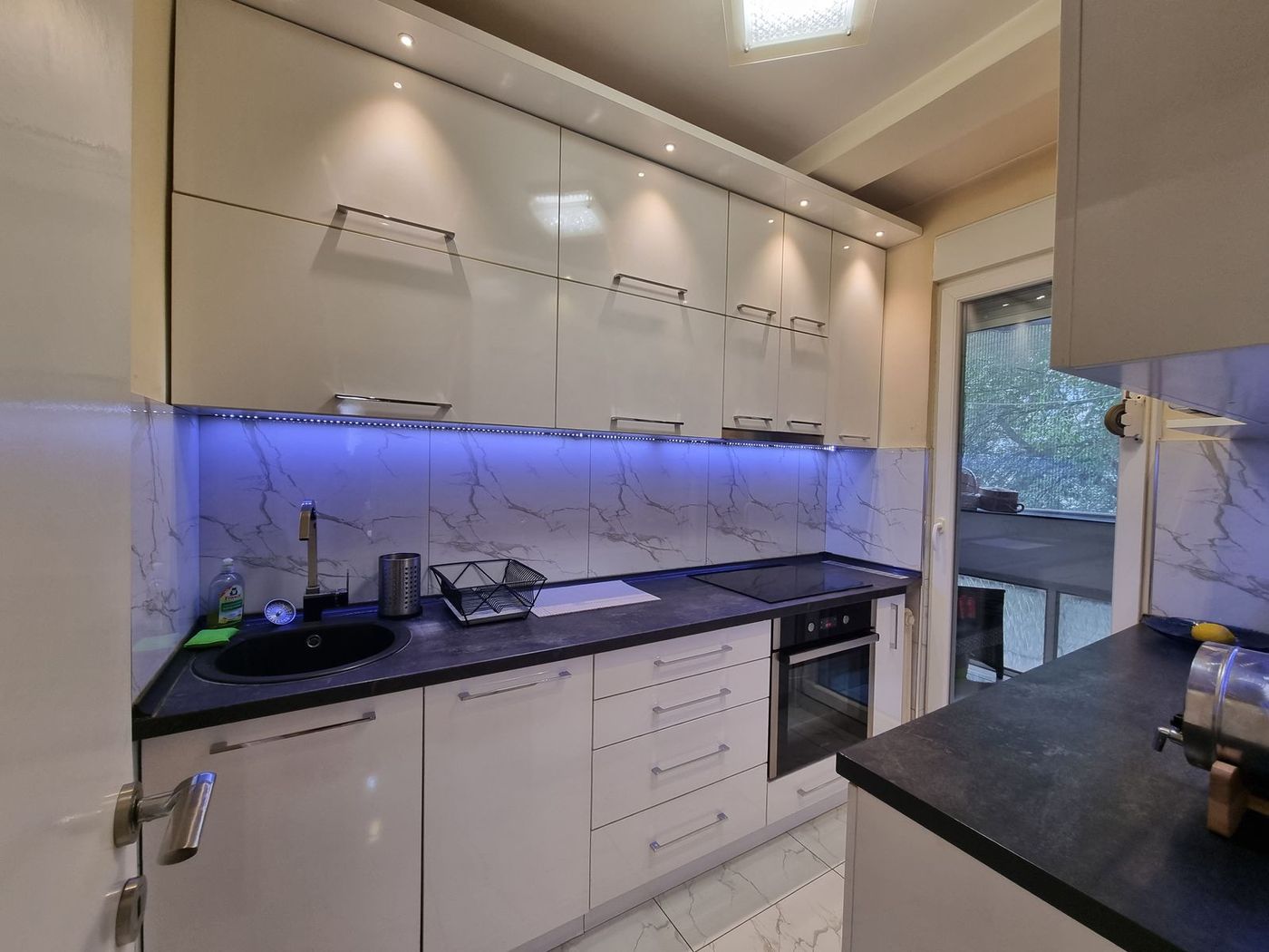 Savršen trosoban stan na najtraženijoj lokaciji    062 792 583 5