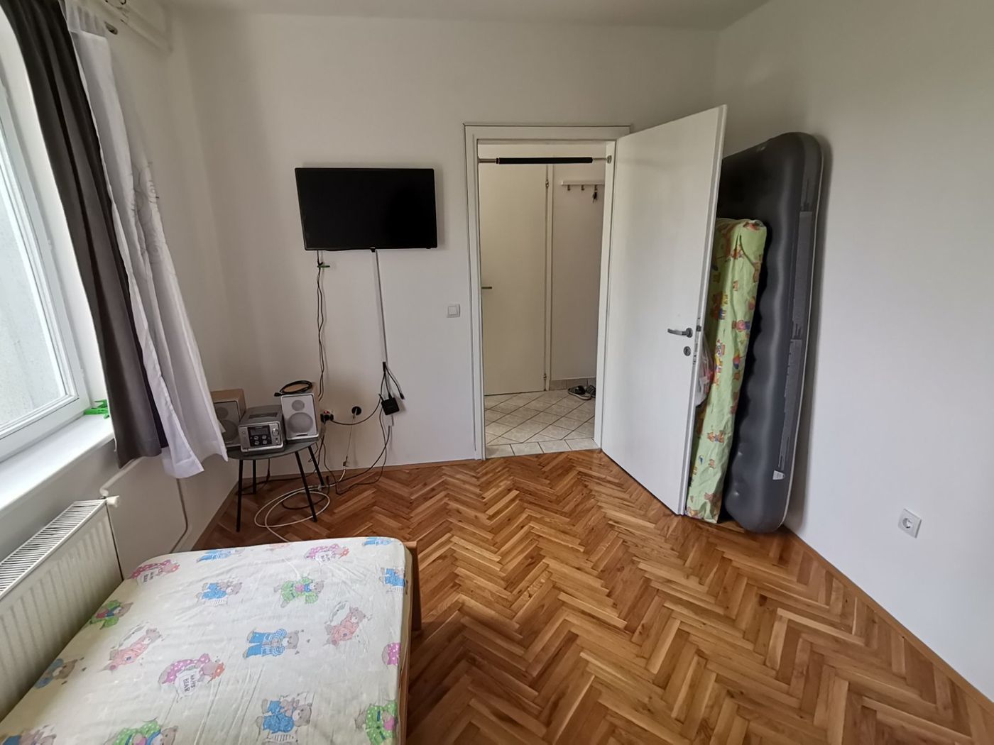 Odličan jednosoban stan   uknjižen   062 792 583 2