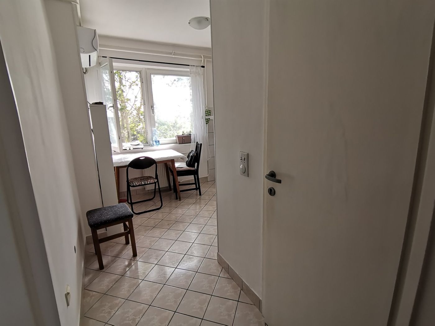 Odličan jednosoban stan   uknjižen   062 792 583 3