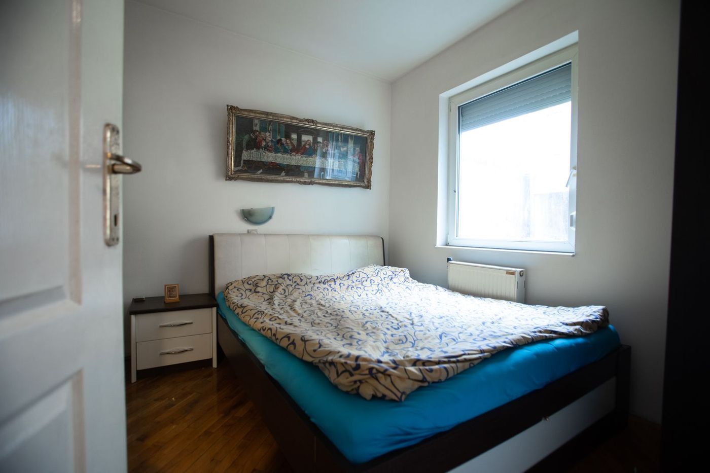 Uknjižen   strogi centar   namešten   062 792 583 2