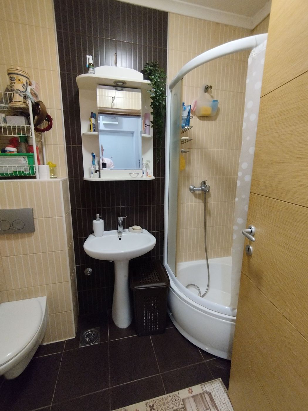 Uknjižen jednoiposoban stan od 41m2    062 792 583 4