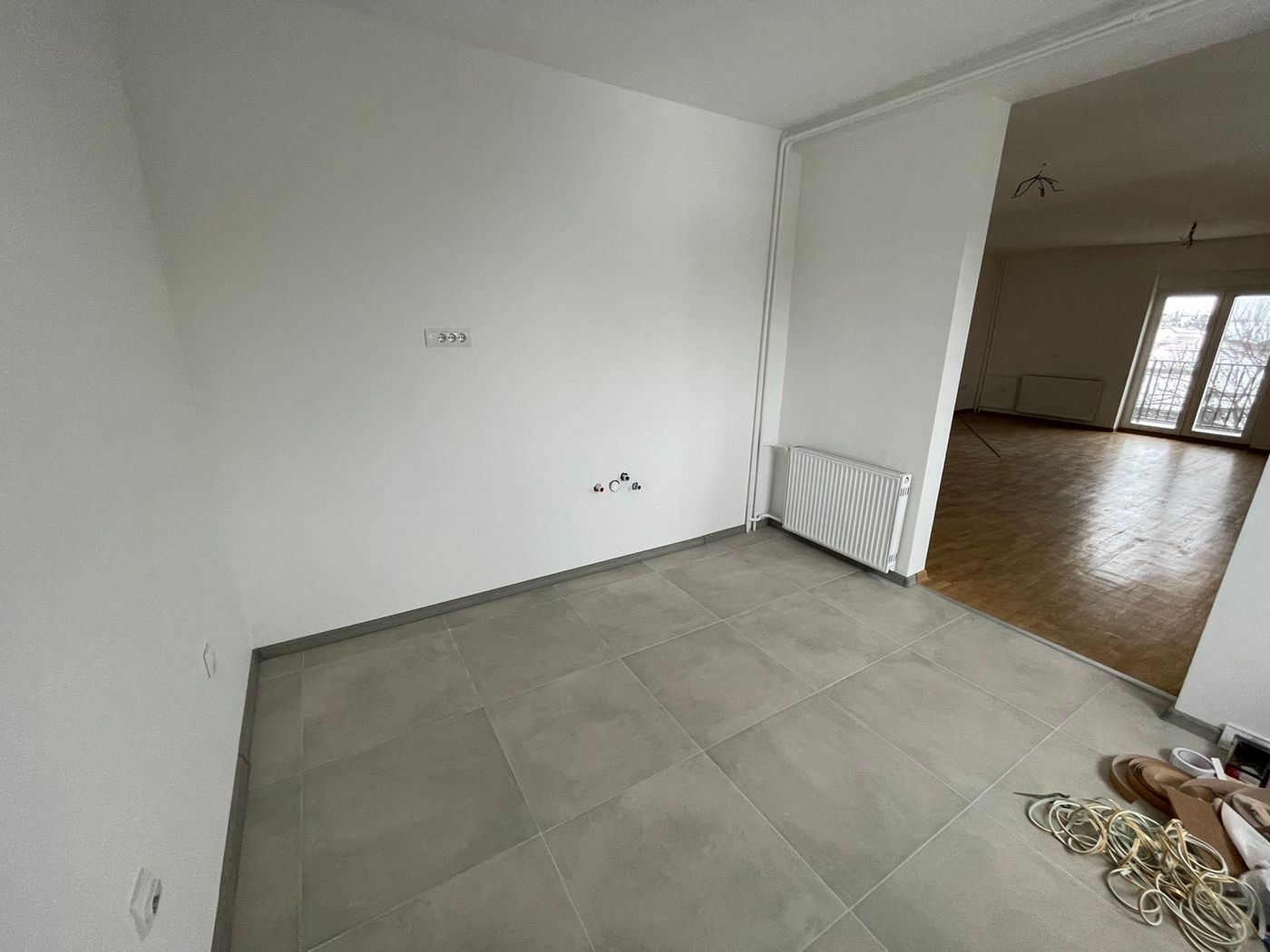 Nov   2 parking mesta  bazen   pravi porodični Raj   062 792 583 3