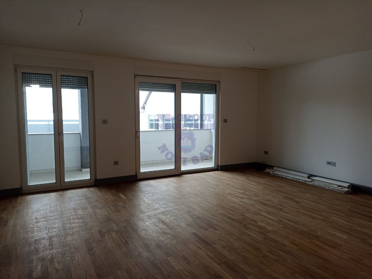 Lux uknjižena zgrada   cena sa PDV om   2 parking mesta   062 792 583 2