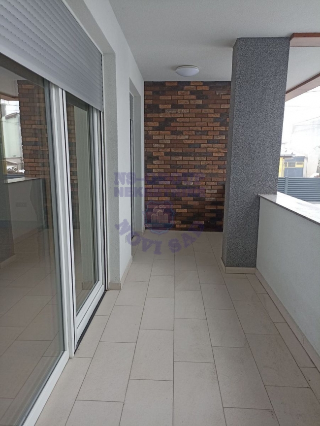 Lux uknjižena zgrada   cena sa PDV om   2 parking mesta   062 792 583 5