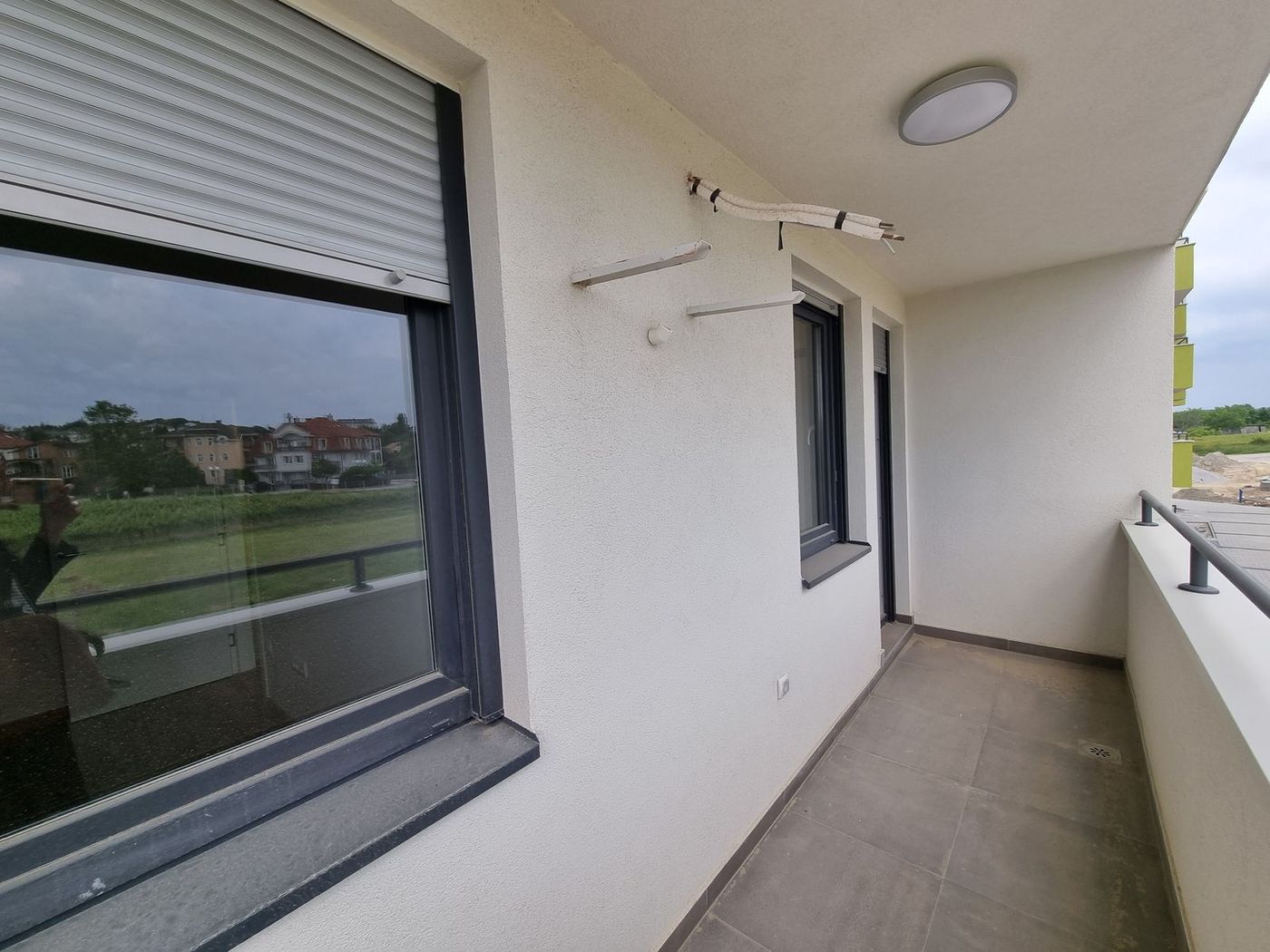 Nov  odmah useljiv   Garden Hill   062 792 583 4