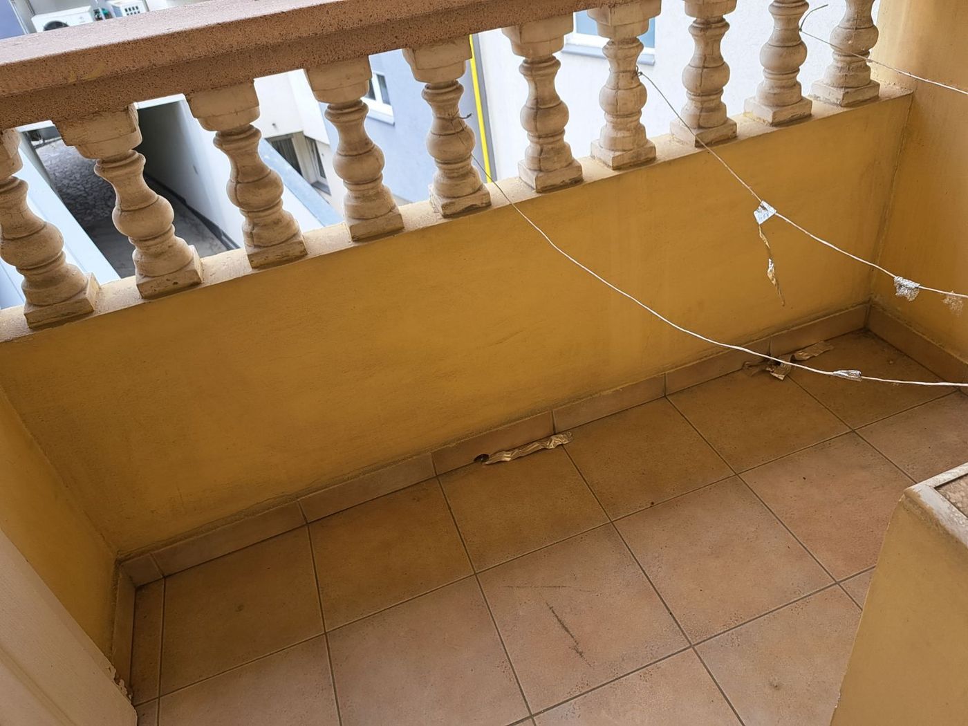 Odmah useljiv  uknjižen   parking za stanare   062 792 583 5