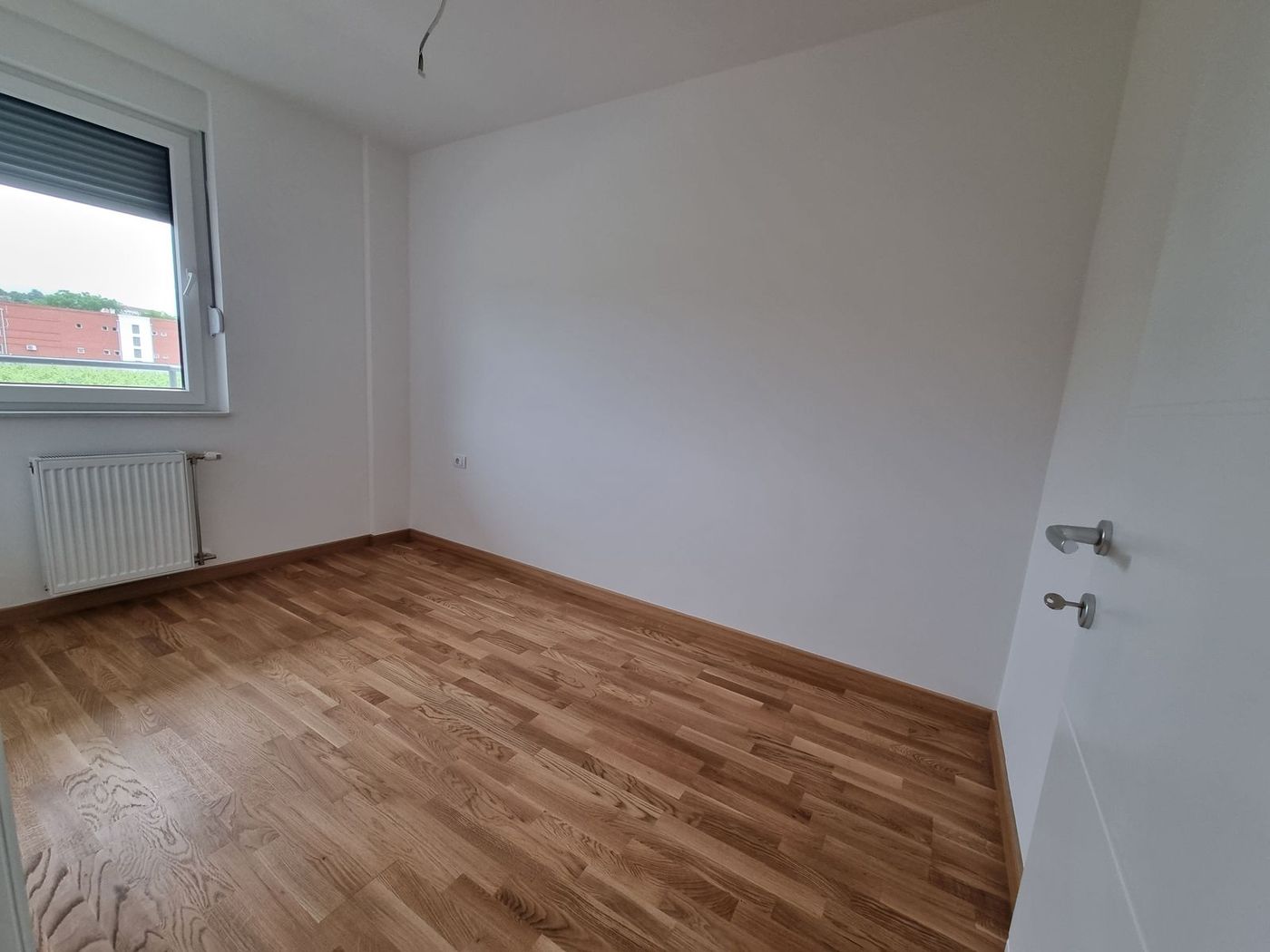 Nov  odmah useljiv   Garden Hill   062 792 583 3