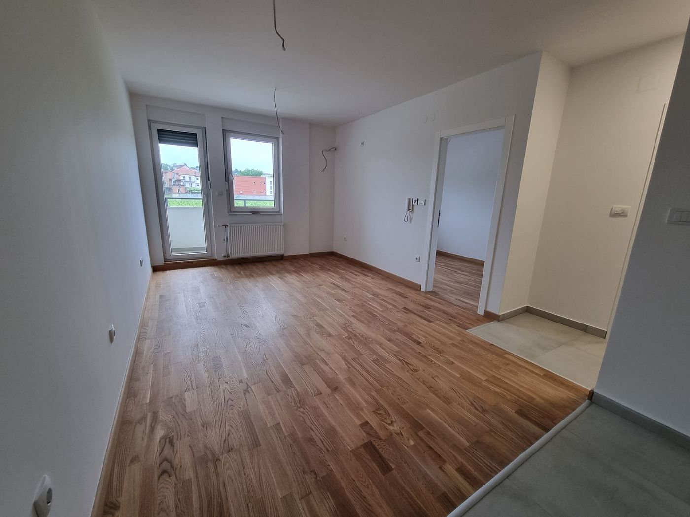 Nov  odmah useljiv   Garden Hill   062 792 583 2