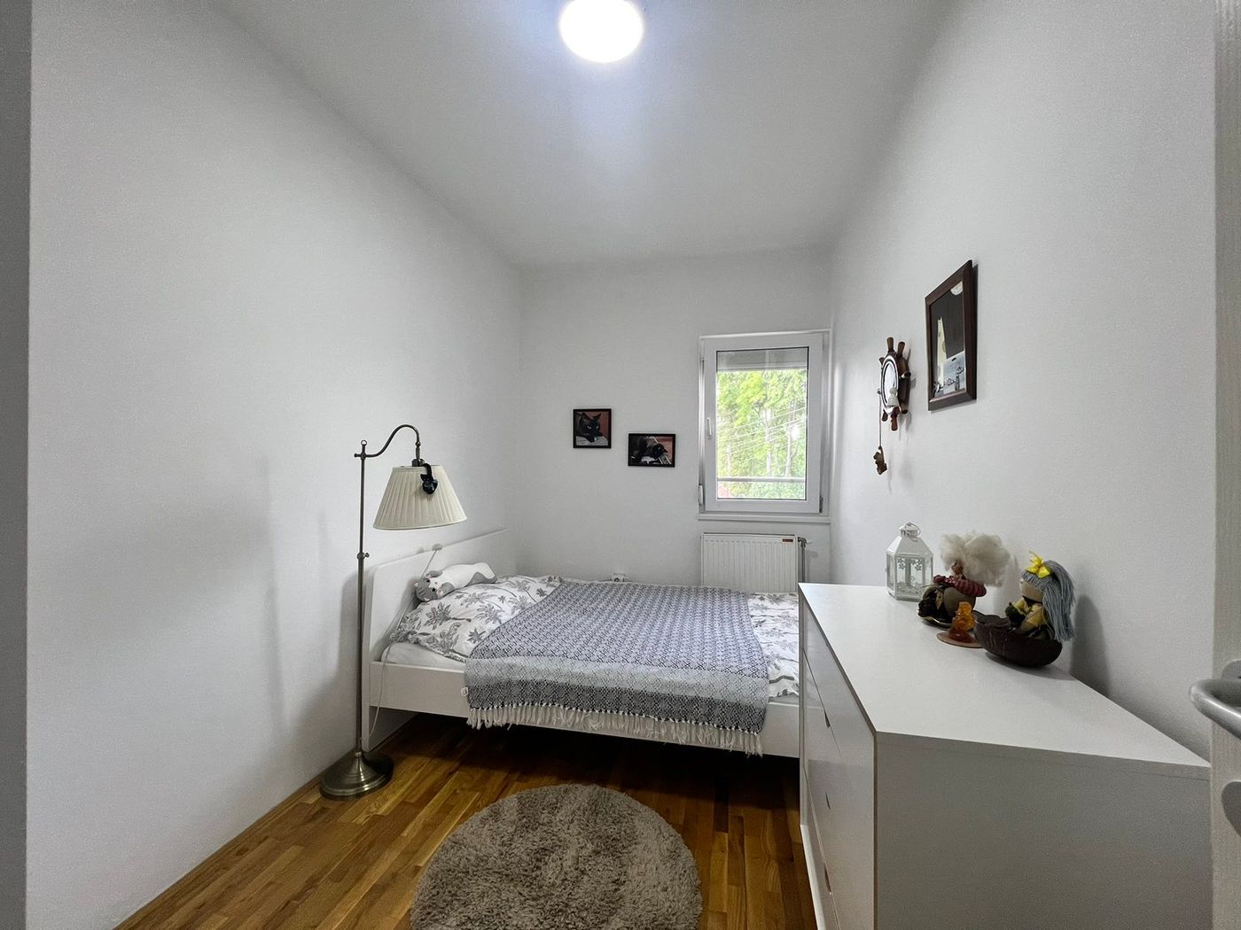 Uknjižen   kompletno namešten   hitna prodaja   062 792 583 2