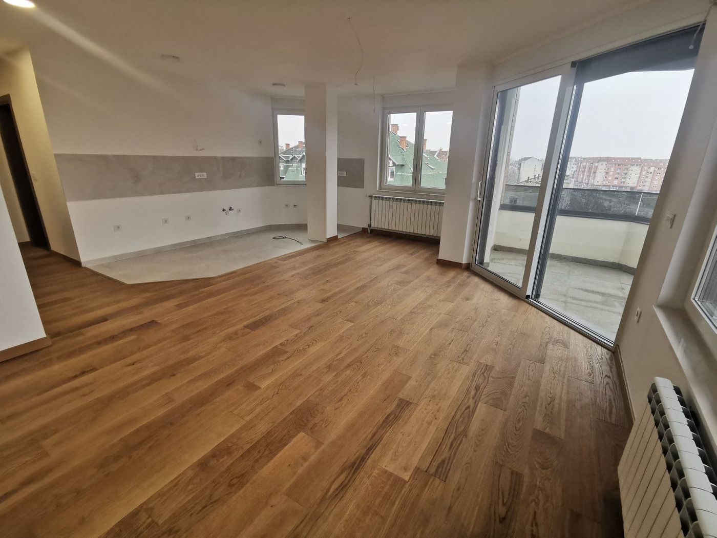 Cena sa PDV om   lux zgrada   odmah useljivo   062 792 583 2