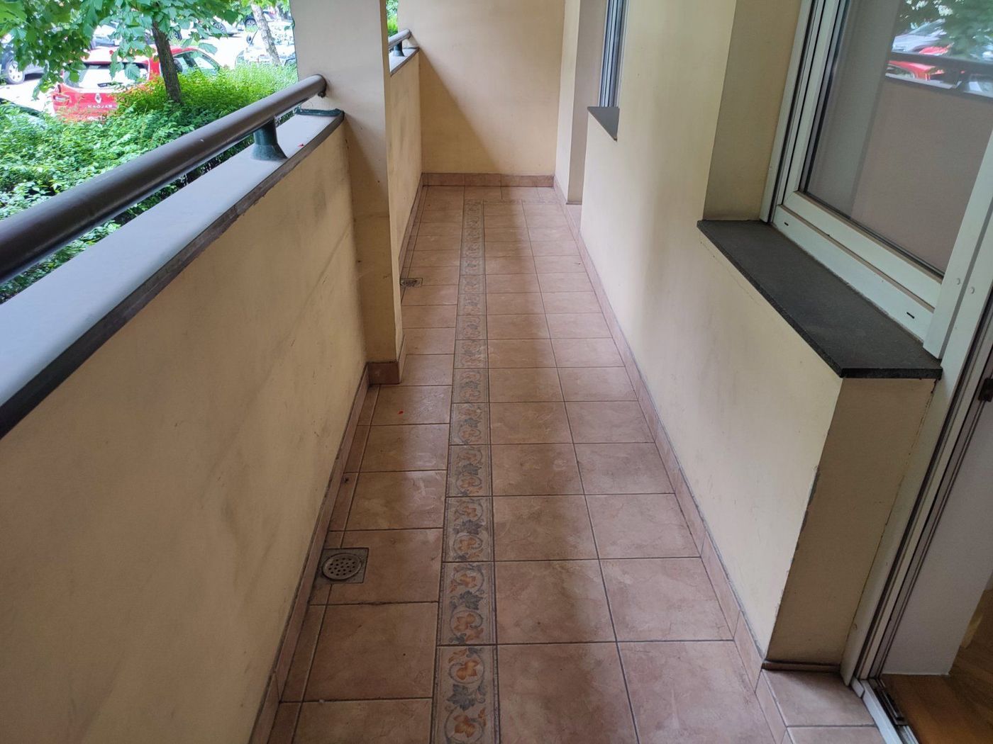 Visoko prizemlje  odmah useljiv uknjižen stan   062 792 583 5