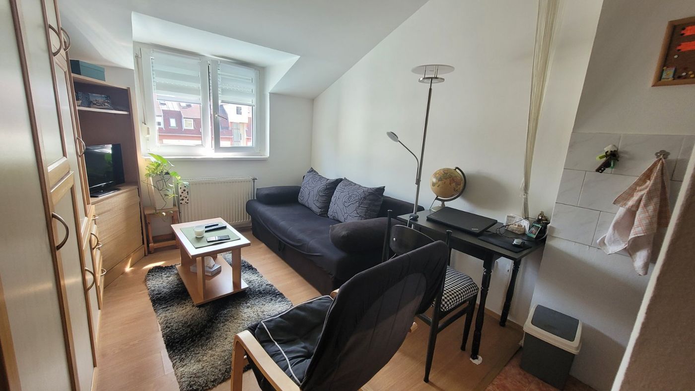 Sajam   nameštena garsonjera  idealno za izdavanje   062 792 583 1