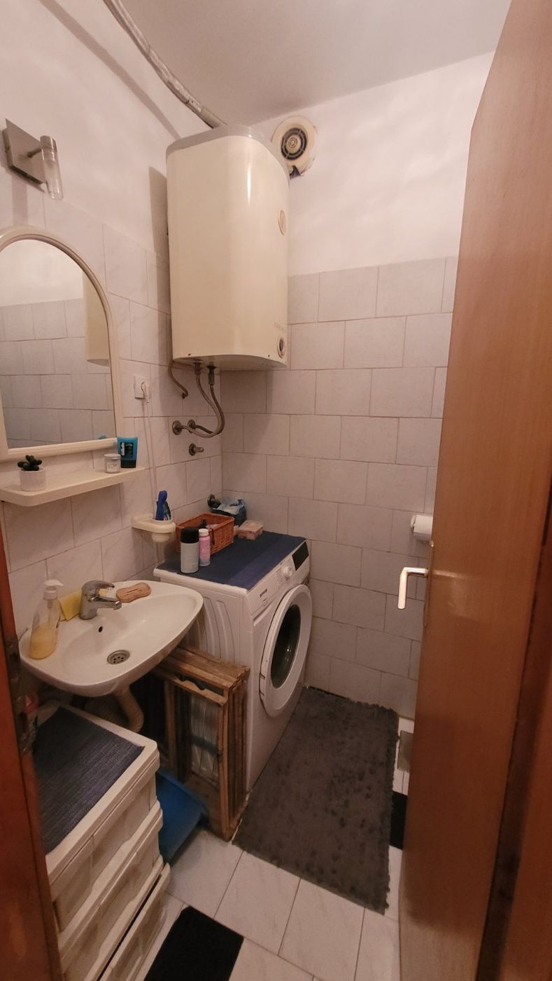 Sajam   nameštena garsonjera  idealno za izdavanje   062 792 583 4