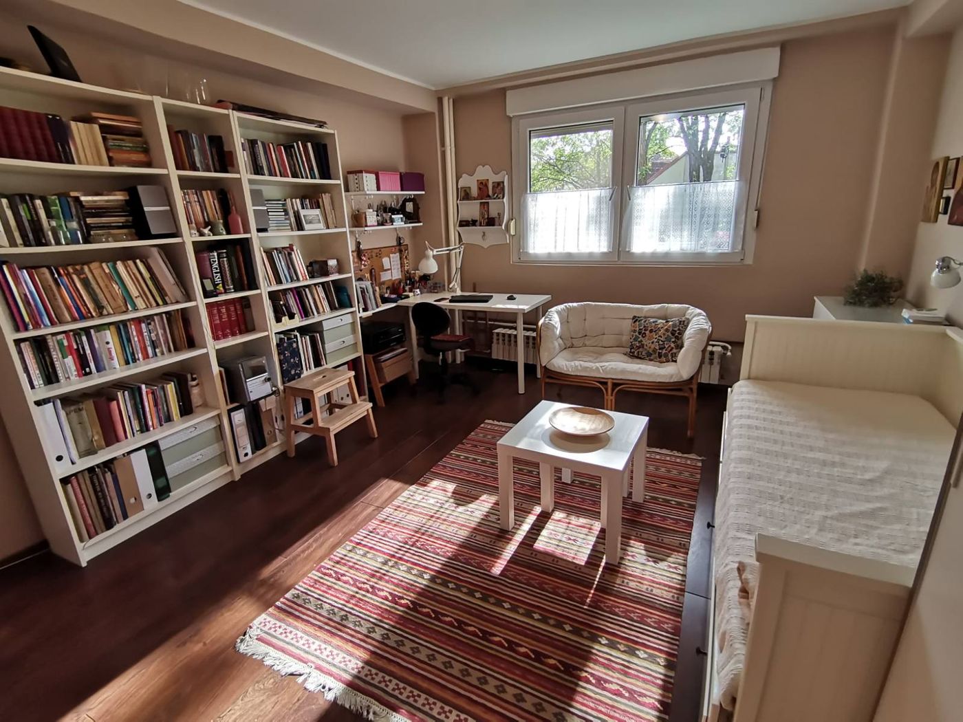 Uknjižen   visoko prizemlje 3m   podrum   062 792 583 1