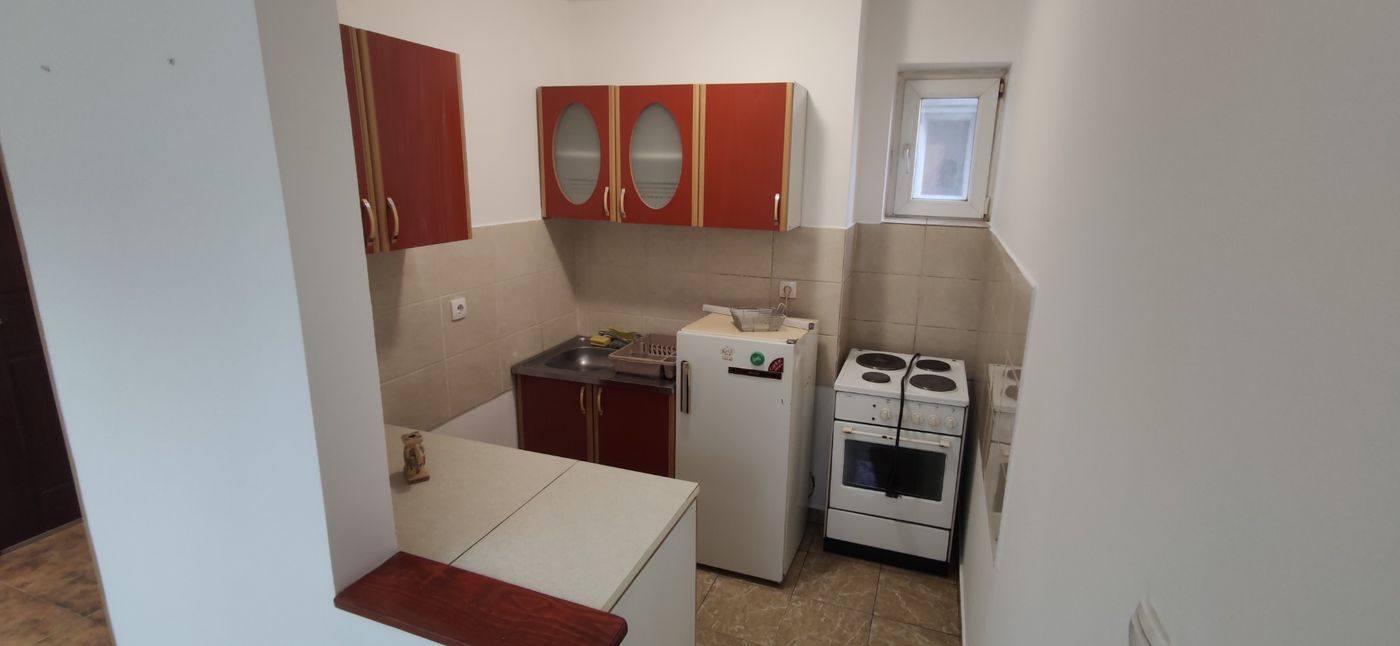 Uknjižen odličan dvosoban stan   062 792 583 3