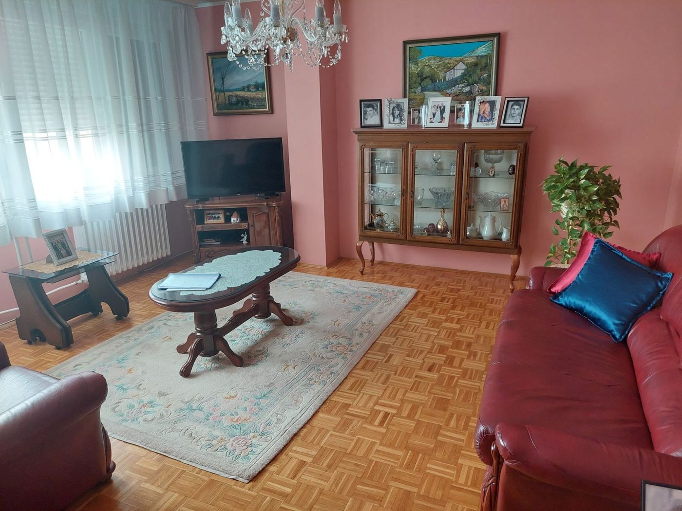 Odličan trosoban stan  odmah useljiv   062 792 583 2