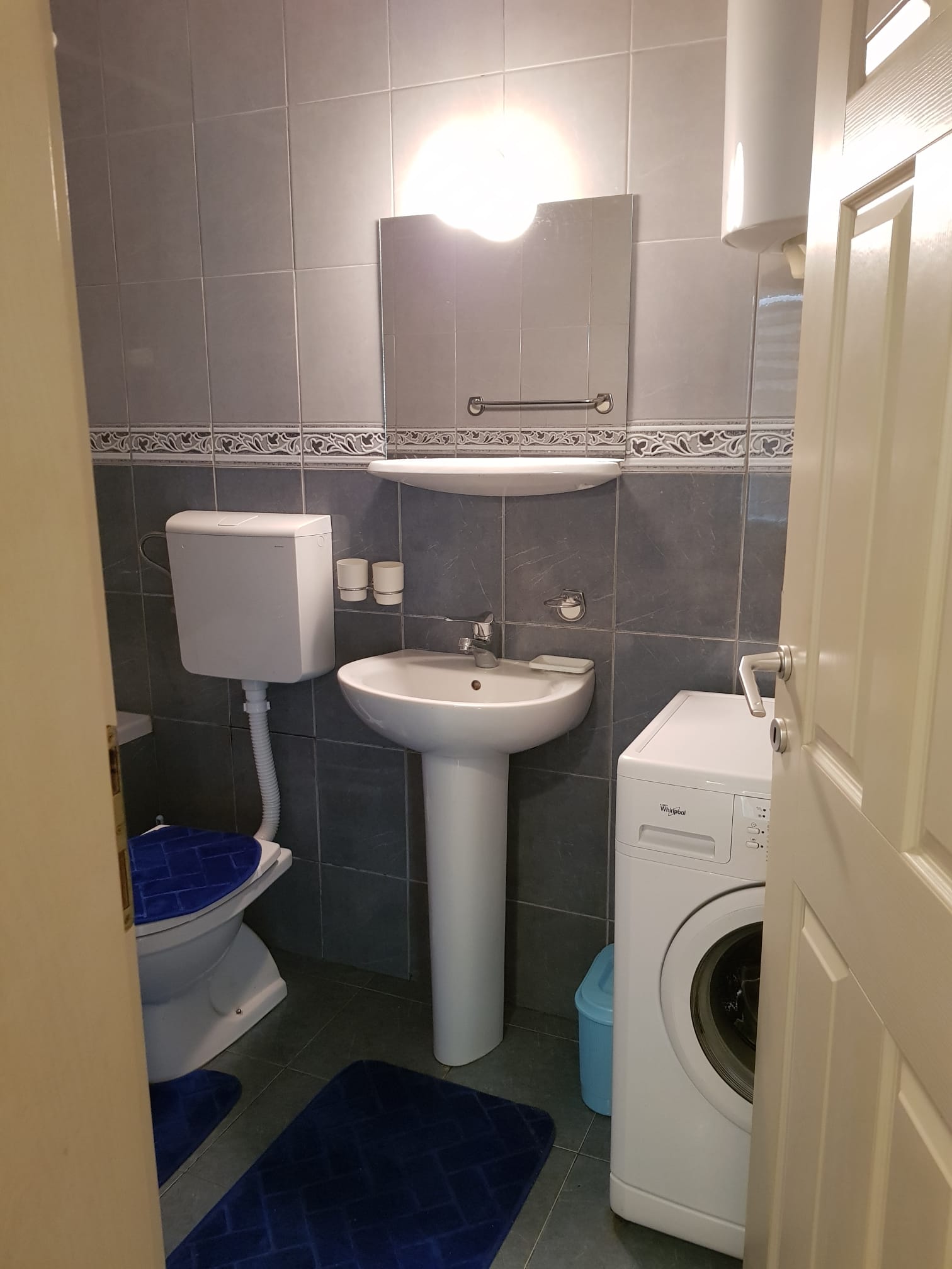 Izdajem stan na Zvezdari kod Kluza 4