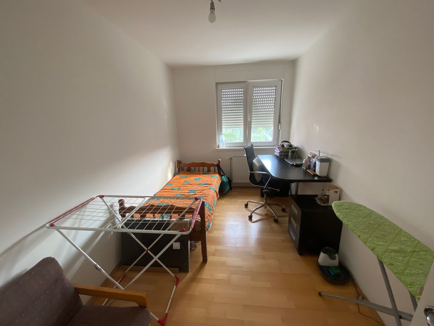 Uknjižen  kompletno namešten  savršen trosoban stan   062 792 583 3