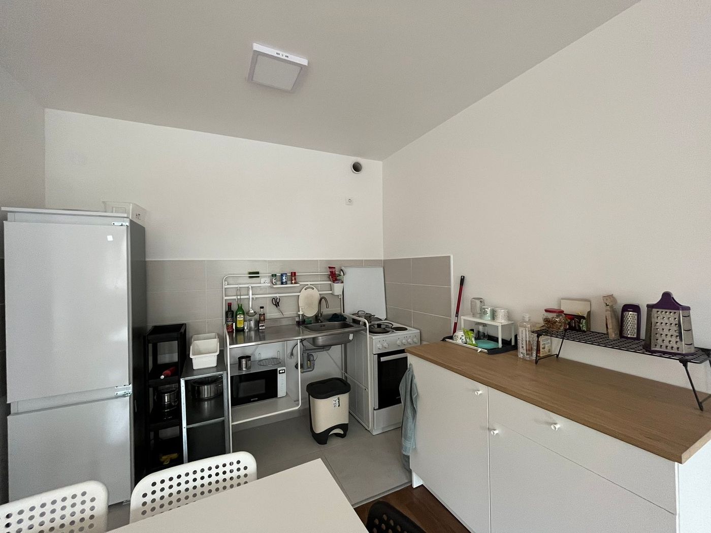 Uknjižen  odmah useljiv   Telepska dolina   062 792 583 3