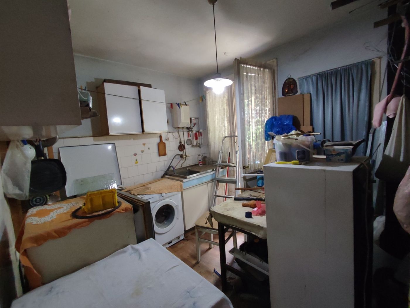 Uknjižen stan   povoljno   idealna prilika za uredjenje doma   062 792 583 2