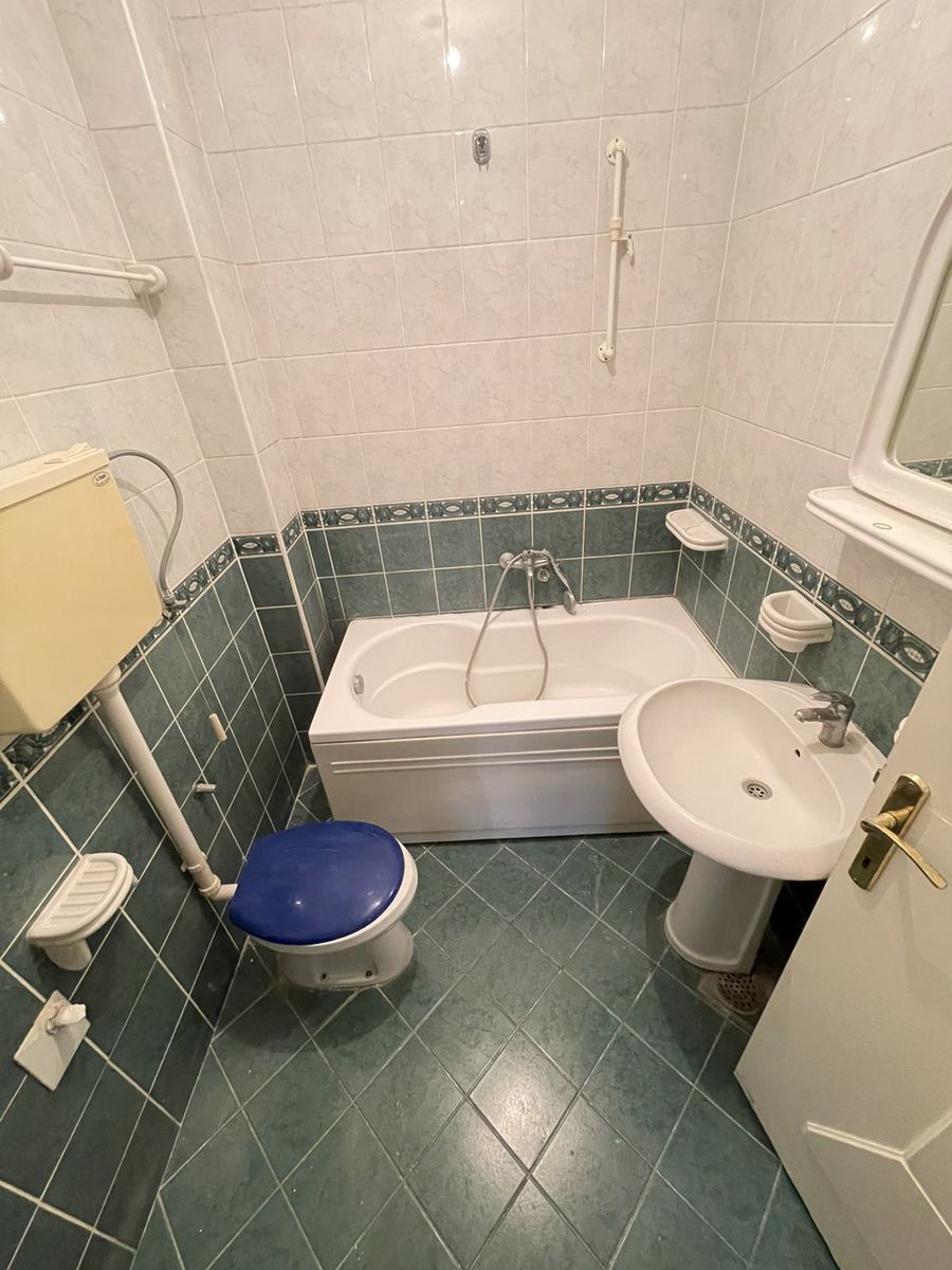 Odmah useljiv  odličan jednoiposoban stan   062 792 583 5