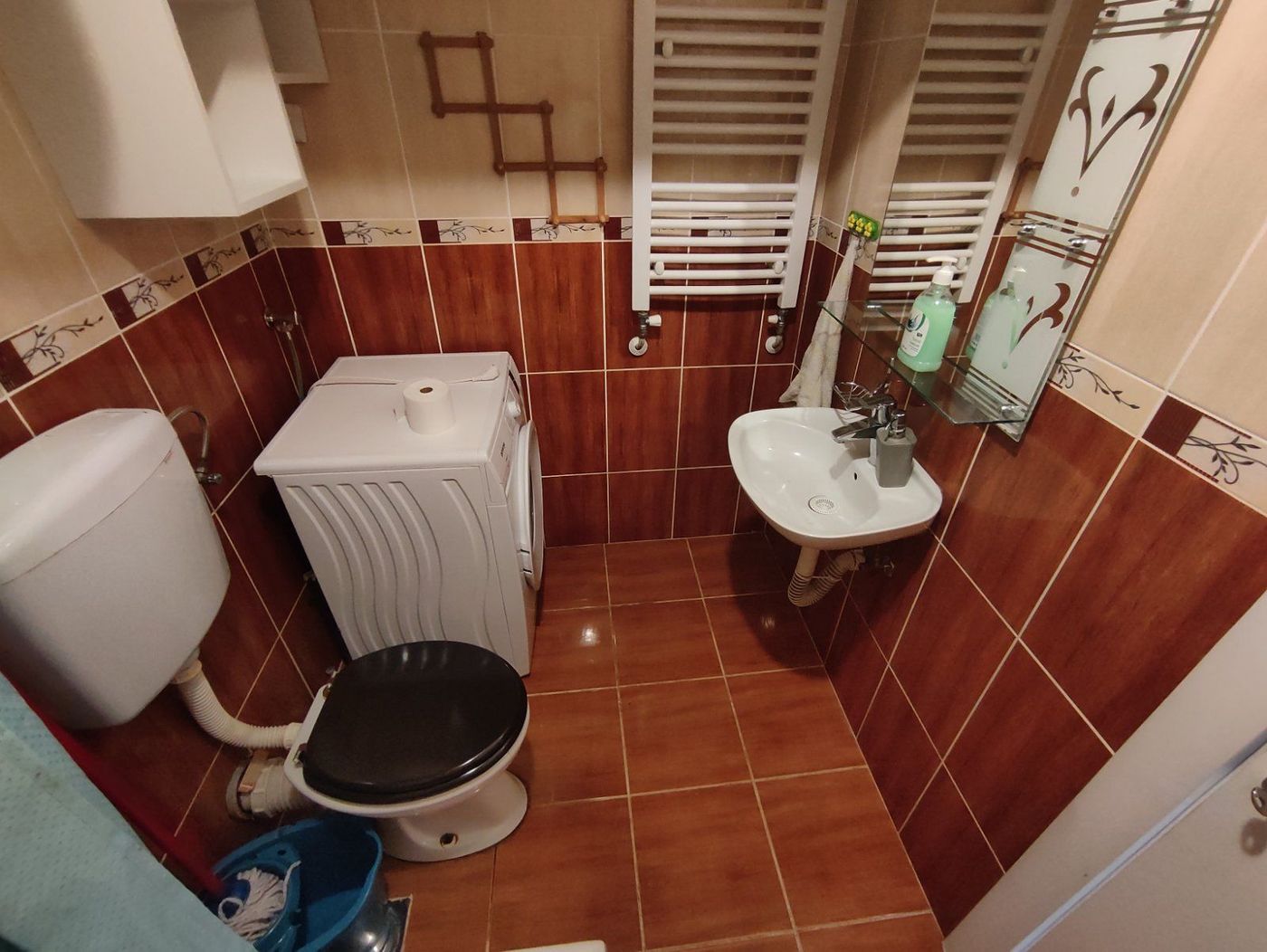 Odmah useljiv   širi centar   parking za stanare   namešten   062 792 583 4