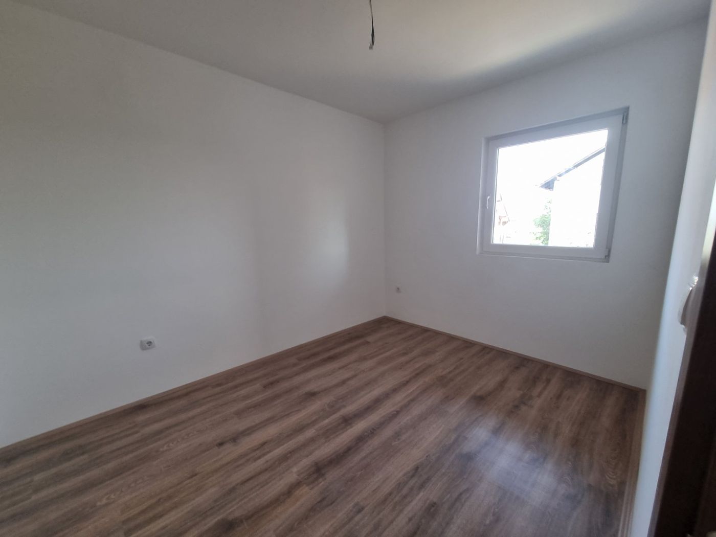 Cena sa PDV om   odmah useljivo   troiposoban stan   062 792 583 2