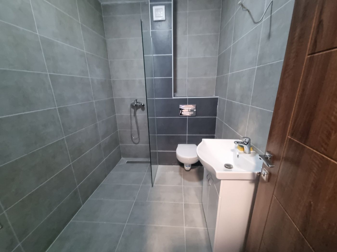 Cena sa PDV om   odmah useljivo   troiposoban stan   062 792 583 4