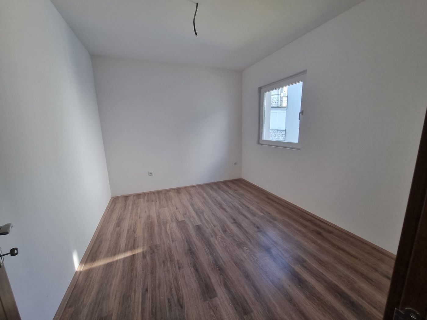 Cena sa PDV om   odmah useljivo   troiposoban stan   062 792 583 3