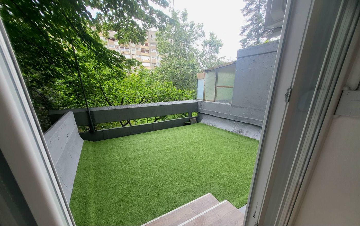 Kompletno renoviran   uknjižen stan   gratis terasa od 20m2   062 792 583 5