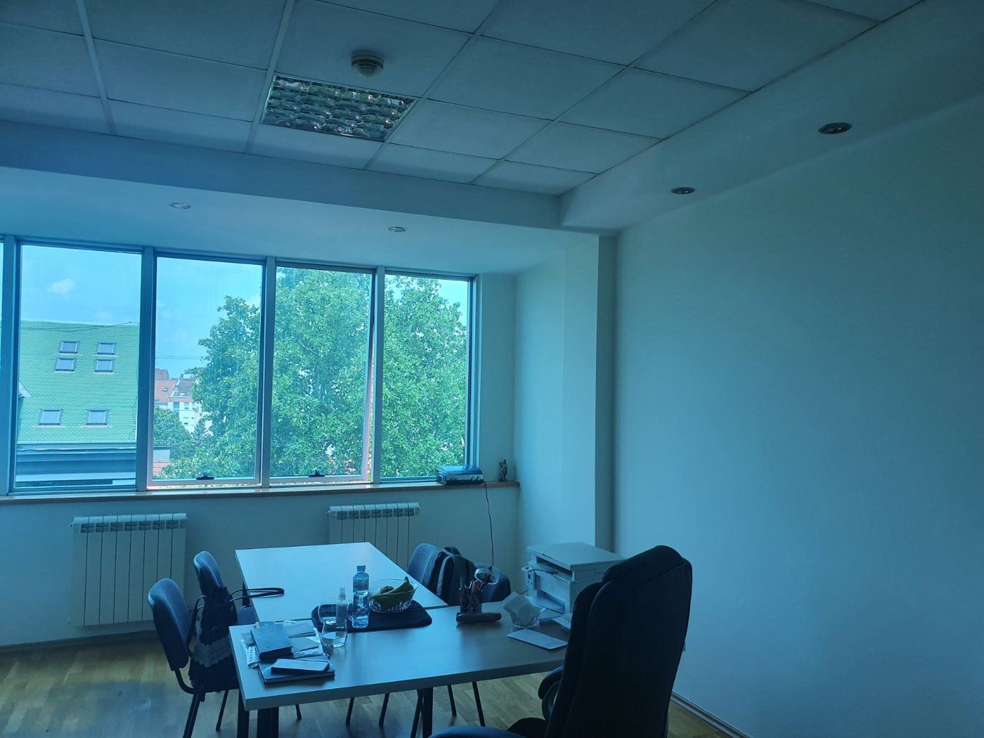 Uknjižena garsonjera kod Futoške pijace   idealno za izdavanje   062 792 583 2