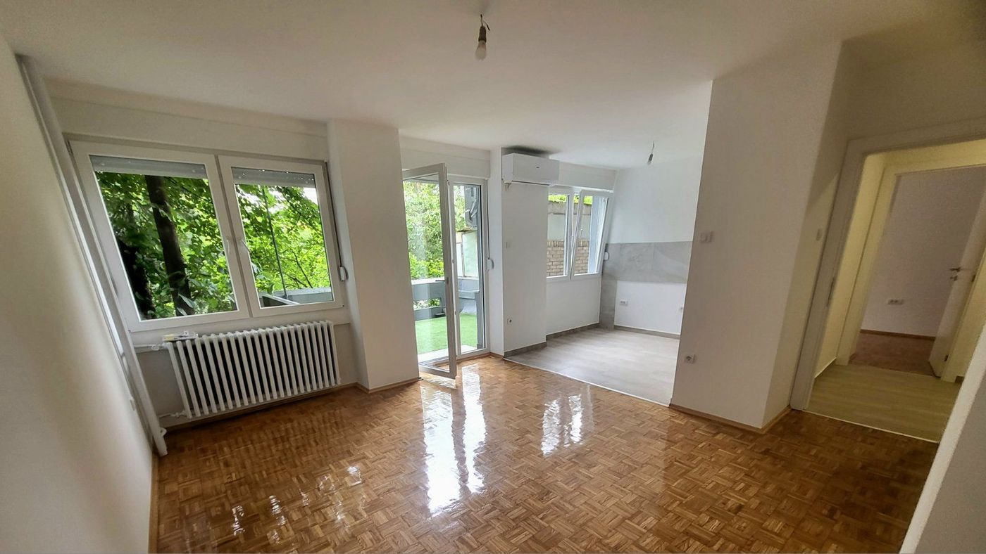 Kompletno renoviran   uknjižen stan   gratis terasa od 20m2   062 792 583 1