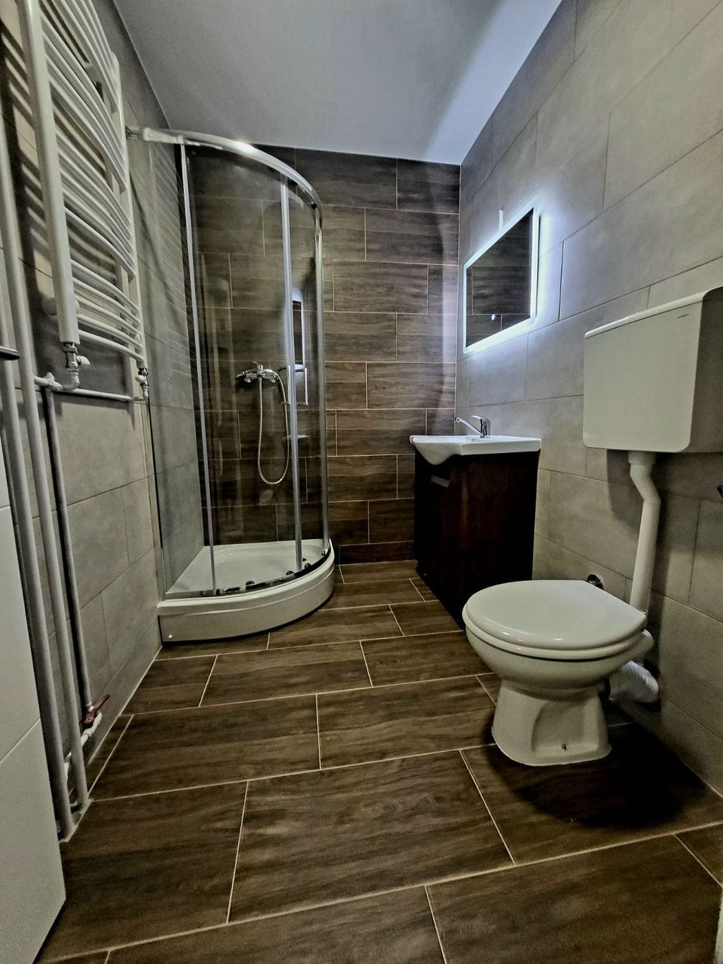 Kompletno renoviran   uknjižen stan   gratis terasa od 20m2   062 792 583 3