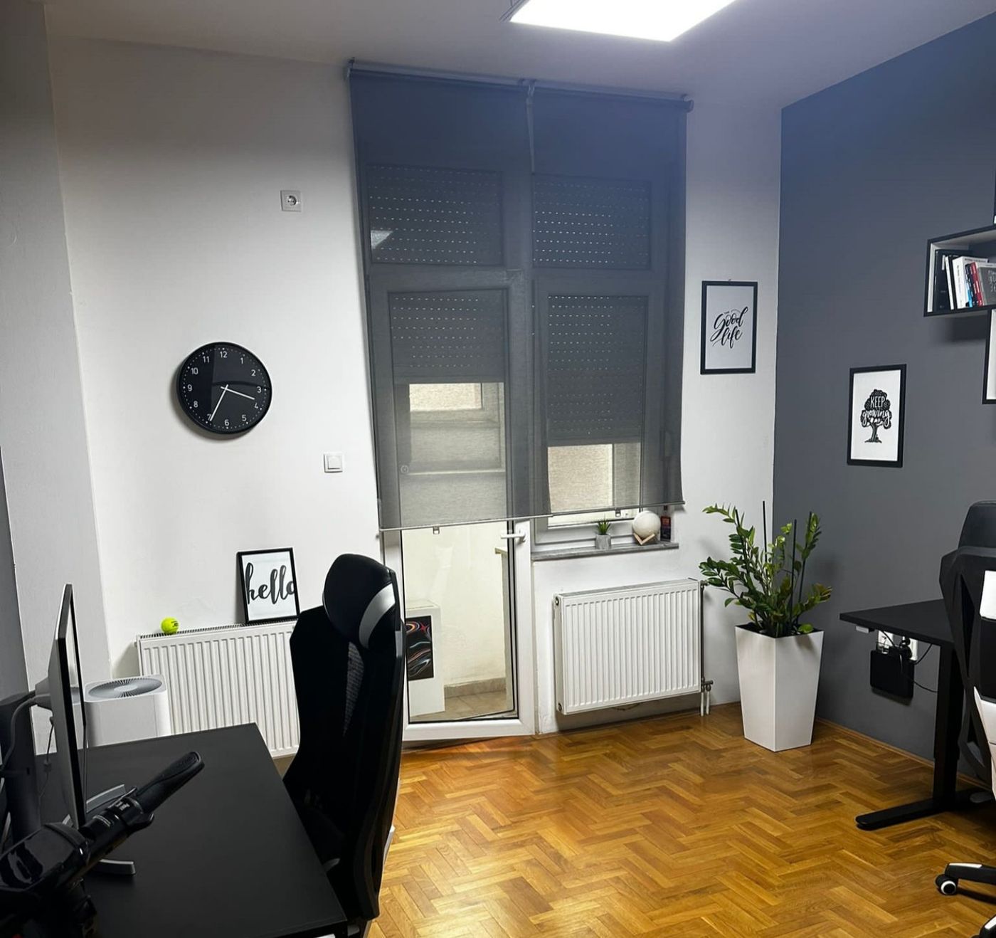 Uknjižena garsonjera na visokom prizemlju   u ceni kuhinja   062 792 583 2