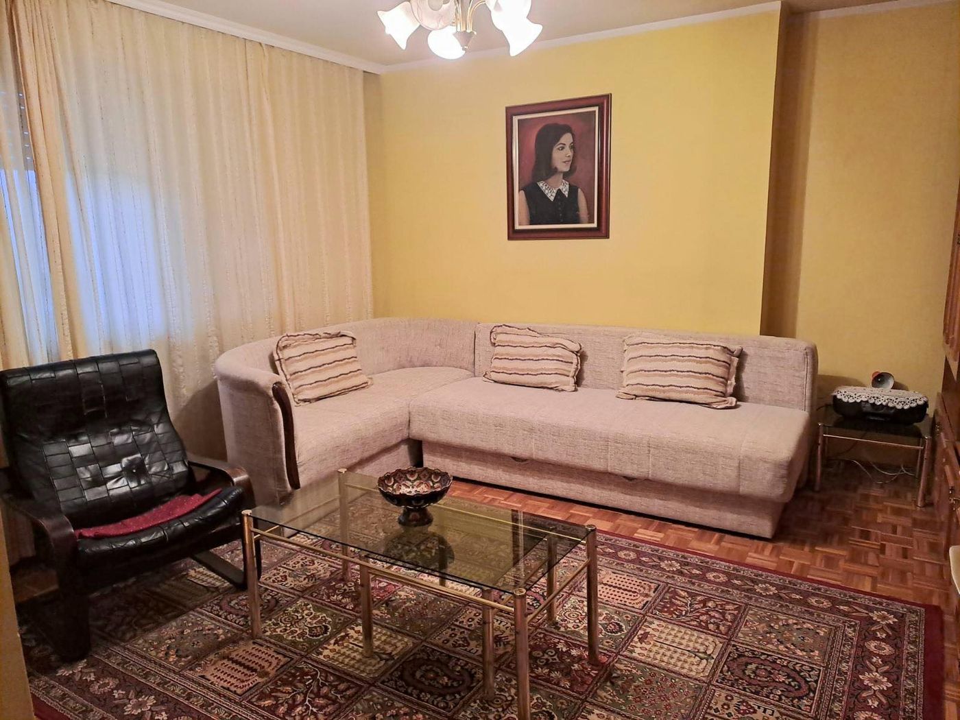 Fasadna cigla   uknjižen dvosoban stan    odličan raspored  062 792 583 1