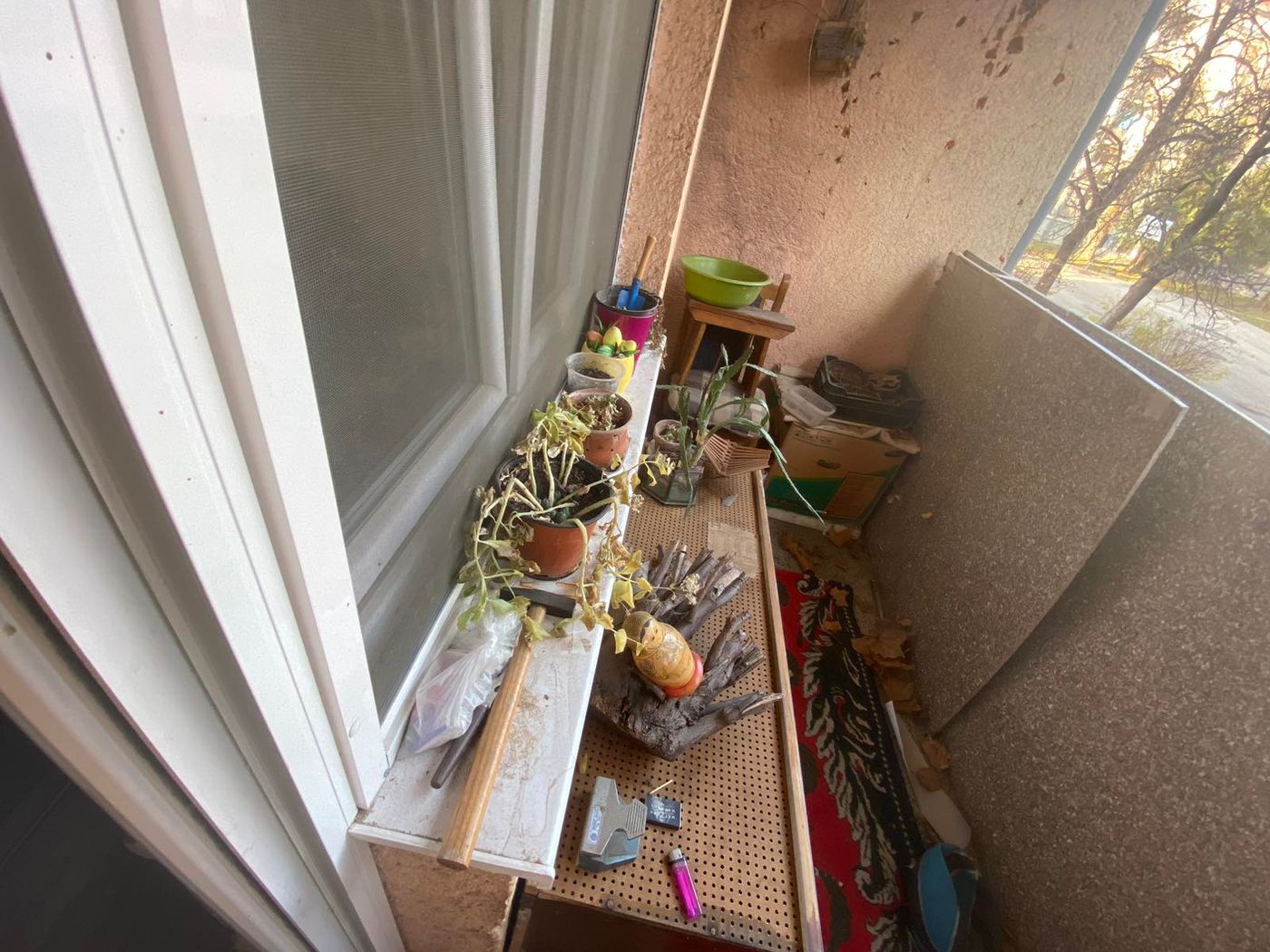 Uknjižen dvosoban stan kod Ž Stanice   062 792 583 5