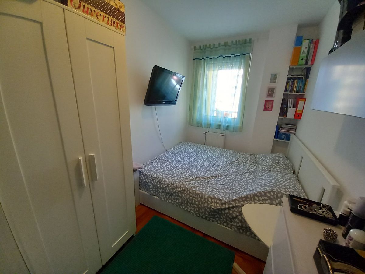 Uknjižen dvoiposoban stan   bez ulaganja   062 792 583 2