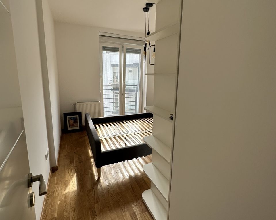 Uknjižen  odmah useljiv NOV četvorosoban stan   062 792 583 3