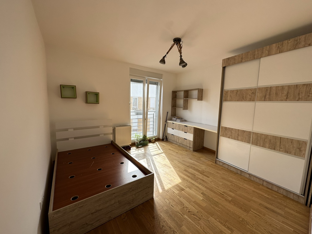 Uknjižen  odmah useljiv NOV četvorosoban stan   062 792 583 2