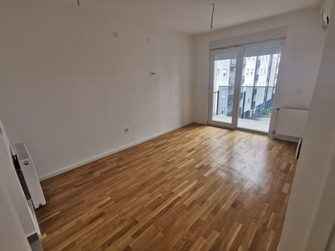 Nov dvosoban stan na Šonsiju   odmah useljiv   062 792 583 1