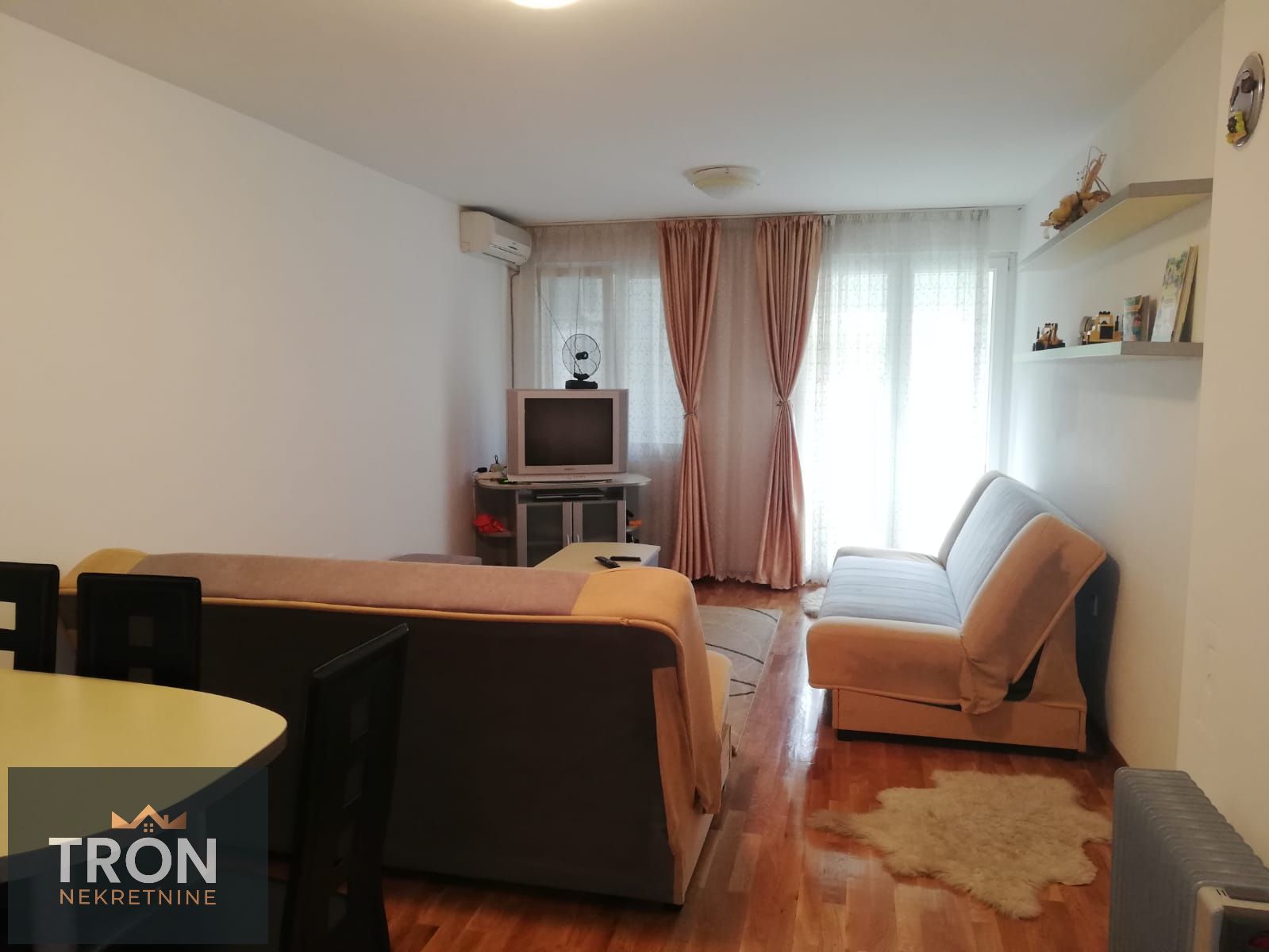 Garsonjera u blizini bazena Sunny Hill 34m2 2