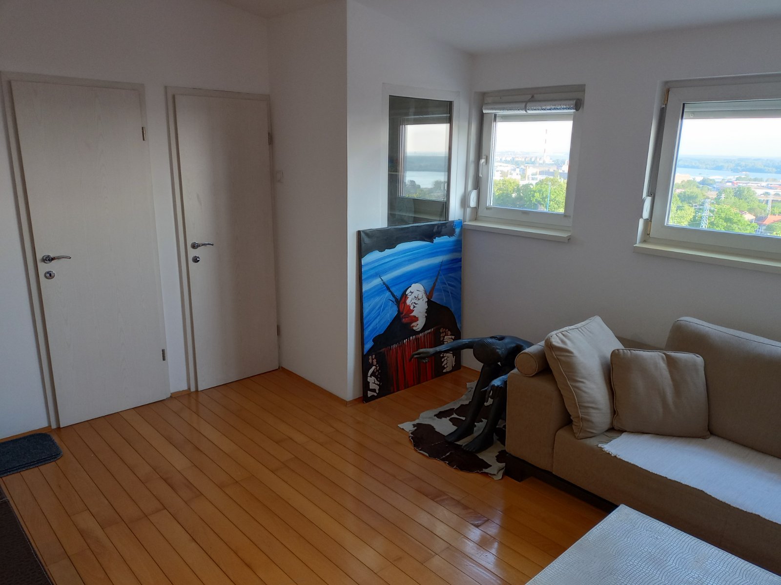 PRODAJEM GARSONJERU I GARAŽU U ISTOJ ZGRADI  U BEOGRADU 2