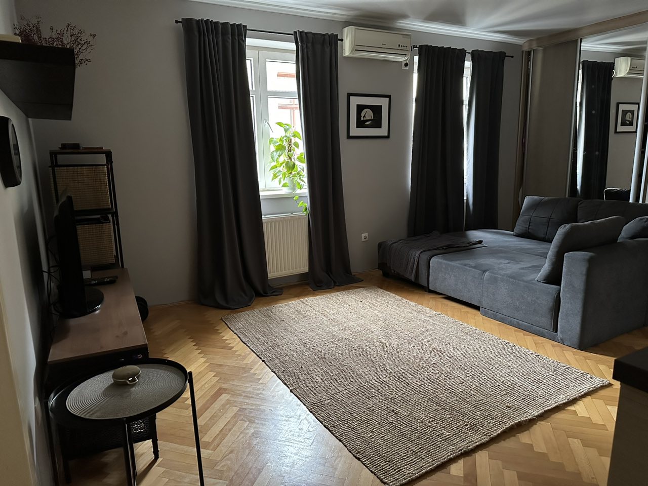 Strogi centar   pešačka zona   bez ulaganja   odlična investicija   062 792 583 1