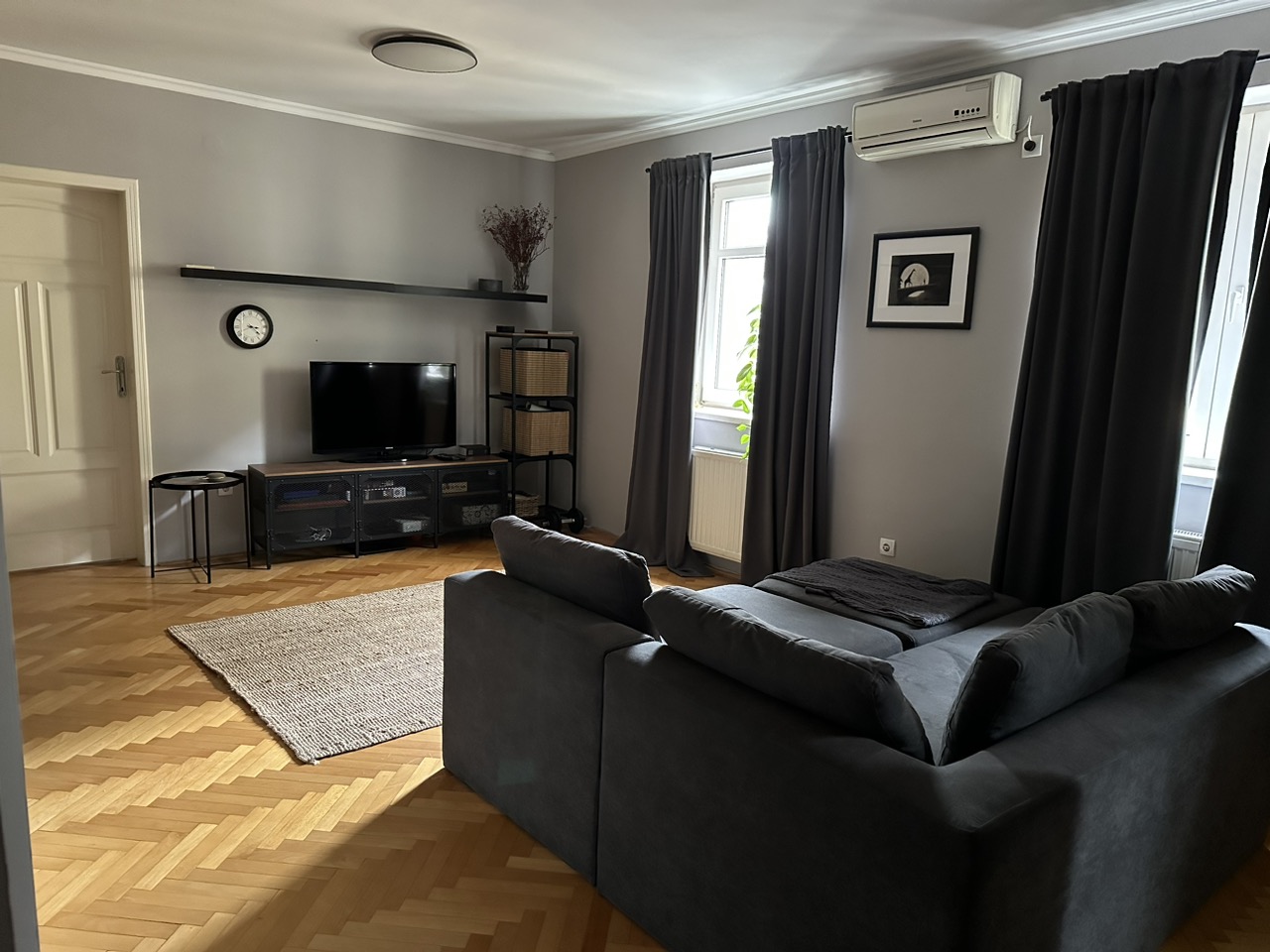 Strogi centar   pešačka zona   bez ulaganja   odlična investicija   062 792 583 2