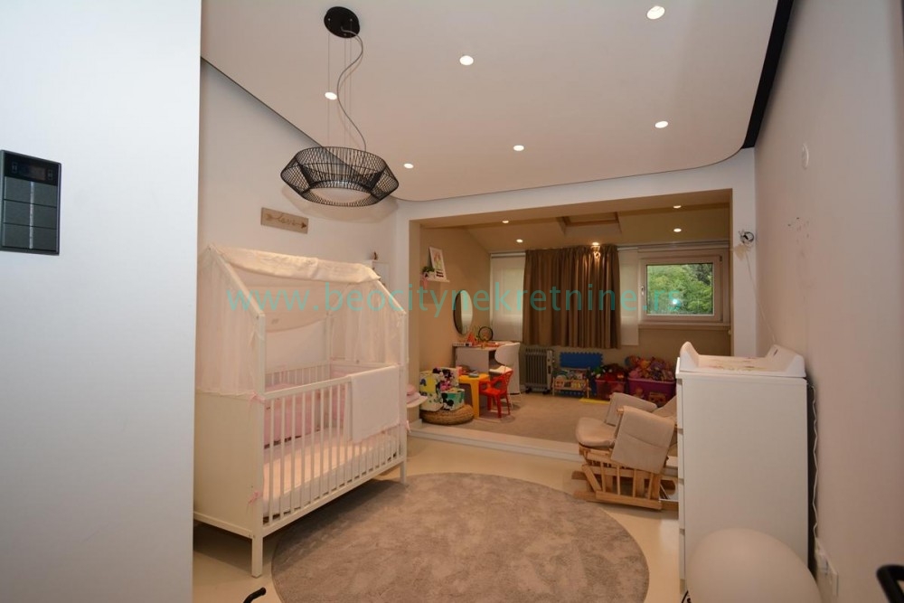 četvorosoban stan, 240 m2, Dedinje, Omladinska ID: 32799 11