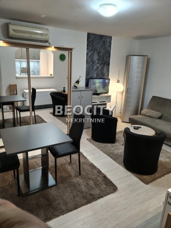 Dvosoban stan, 40 m2, Centar, Pere Segedinca ID: 98298 3