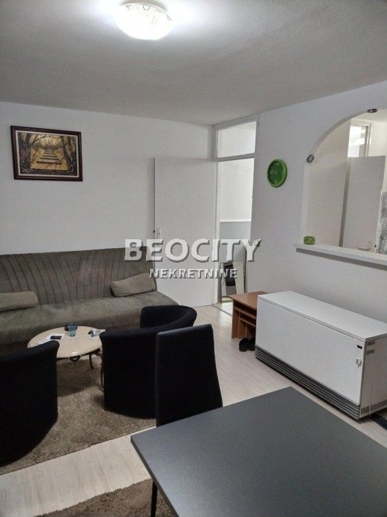 Dvosoban stan, 40 m2, Centar, Pere Segedinca ID: 98298 4