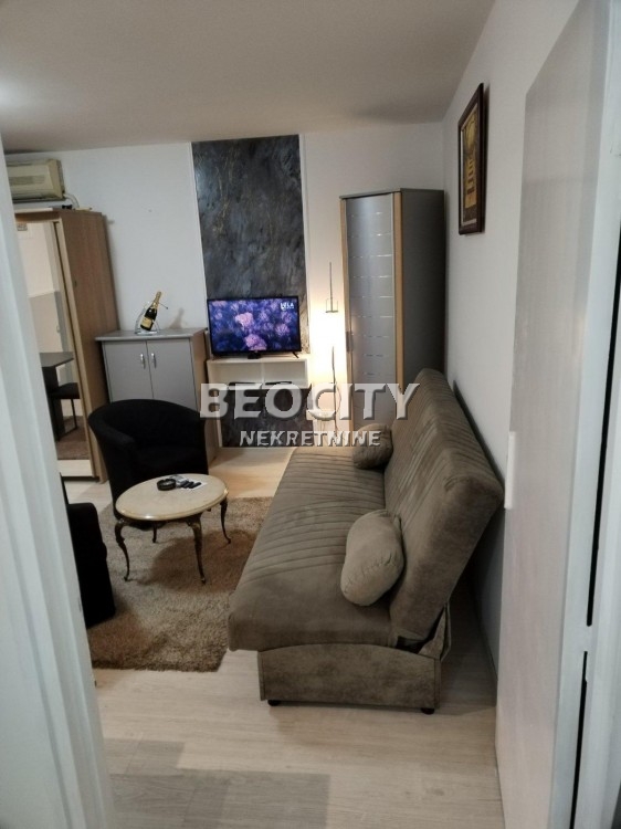 Dvosoban stan, 40 m2, Centar, Pere Segedinca ID: 98298 5